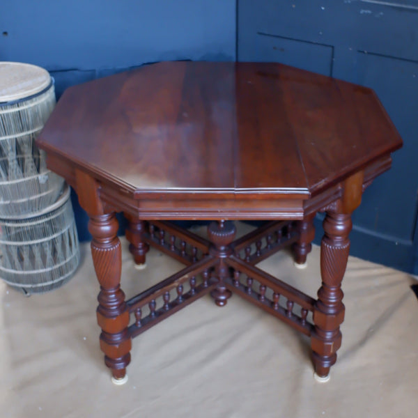 Antique Edwardian Walnut Wood Occasional Lamp Centre Octagonal Side Dining Table