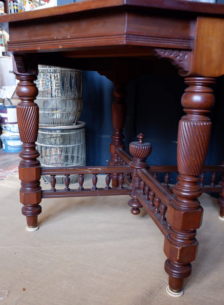 Antique Edwardian Walnut Wood Occasional Lamp Centre Octagonal Side Dining Table