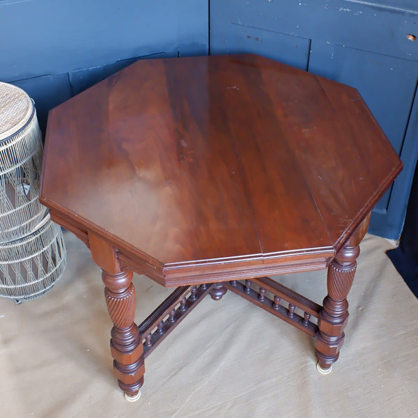 Antique Edwardian Walnut Wood Occasional Lamp Centre Octagonal Side Dining Table