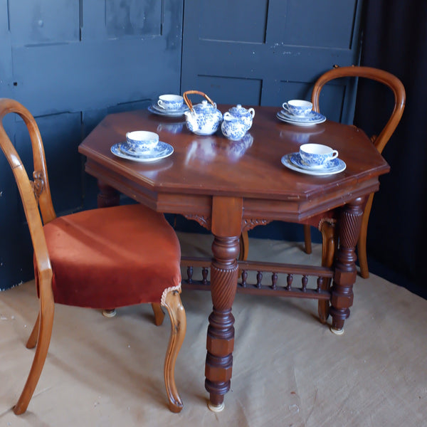 Antique Edwardian Walnut Wood Occasional Lamp Centre Octagonal Side Dining Table