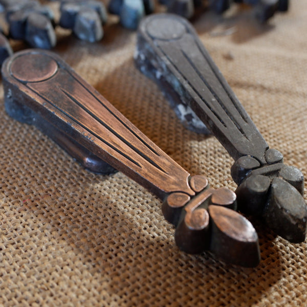 Set of 25 Antique ART DECO Cast Iron Metal STAIR Clips Rods Brackets Fleur De Lys