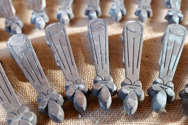 Set of 25 Antique ART DECO Cast Iron Metal STAIR Clips Rods Brackets Fleur De Lys
