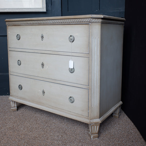 Vintage GUSTAVIAN Style Storage Chest of 3 Drawers Rustic Shabby Chic Unit