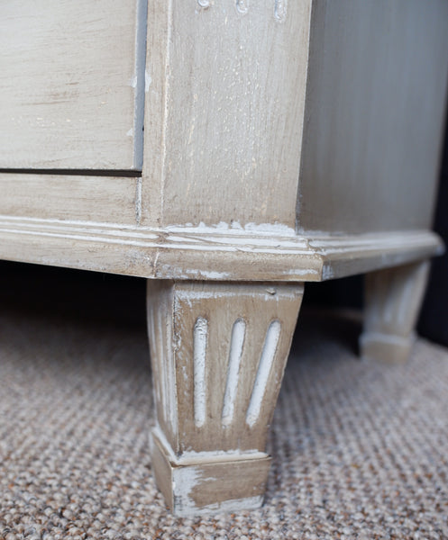 Vintage GUSTAVIAN Style Storage Chest of 3 Drawers Rustic Shabby Chic Unit