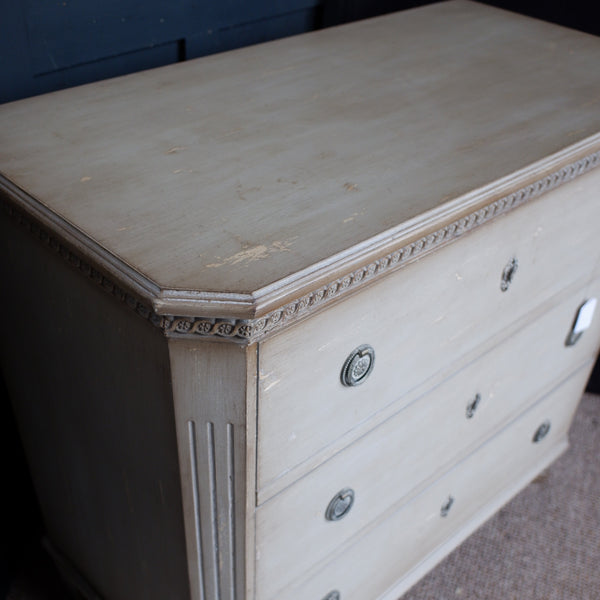 Vintage GUSTAVIAN Style Storage Chest of 3 Drawers Rustic Shabby Chic Unit