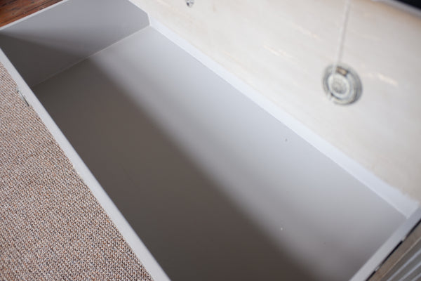 Vintage GUSTAVIAN Style Storage Chest of 3 Drawers Rustic Shabby Chic Unit