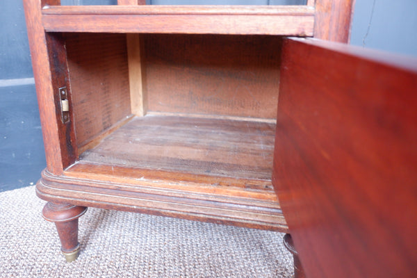 Vintage Mahogany Marble Top Pot Cupboard Bedside Cabinet Lamp Table
