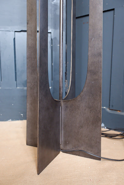 NEW Glenthorpe Standard Metal Hammered IRON Industrial LIBRA Gilded Floor Lamp