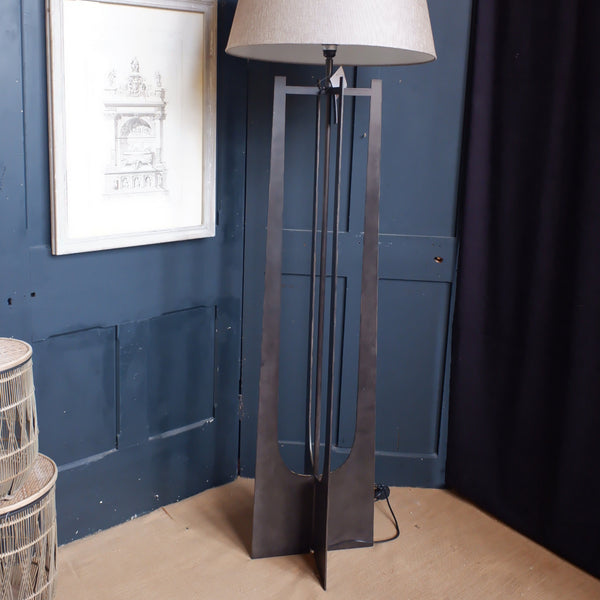 NEW Glenthorpe Standard Metal Hammered IRON Industrial LIBRA Gilded Floor Lamp
