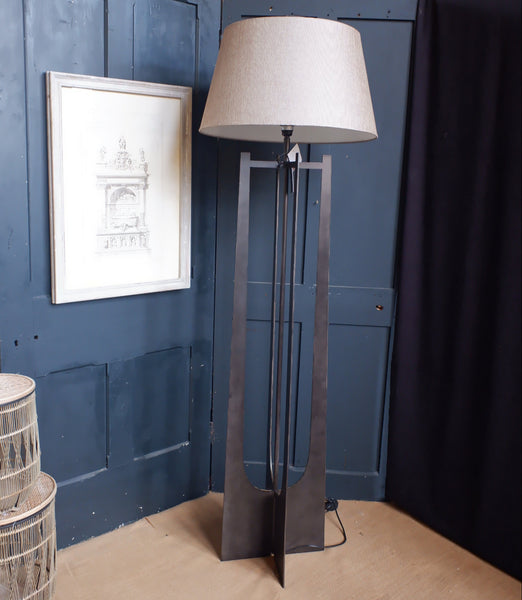 NEW Glenthorpe Standard Metal Hammered IRON Industrial LIBRA Gilded Floor Lamp