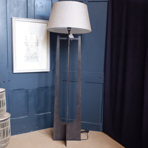NEW Glenthorpe Standard Metal Hammered IRON Industrial LIBRA Gilded Floor Lamp