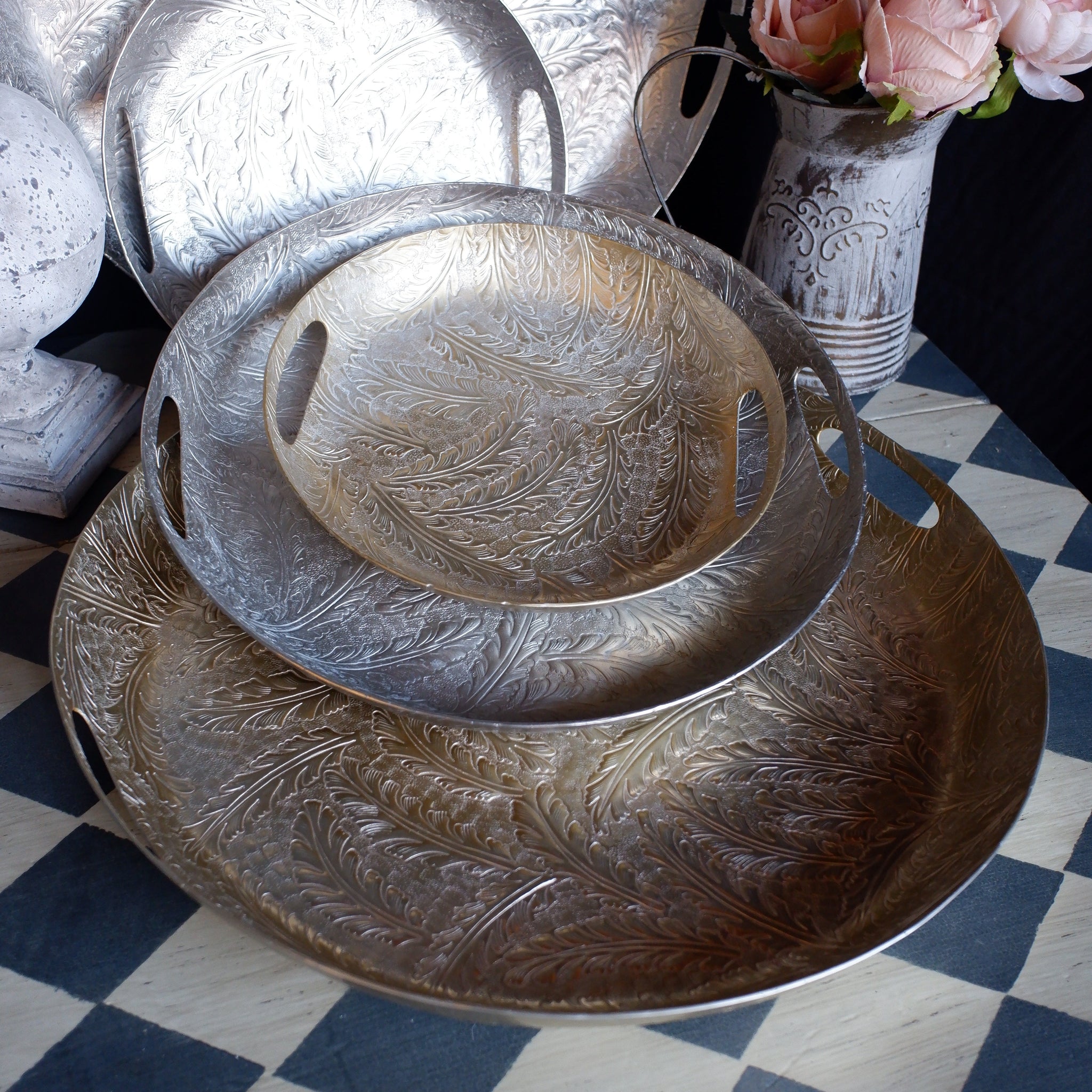 Laura Ashley WINSPEAR Gold/Silver Decorative Embossed Leaf Round Centrepiece Platter Tray -3 Sizes