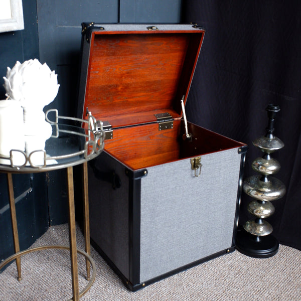 New HAMPTONS Grey Faux Leather Storage Chest/Trunk Coffee Side Table