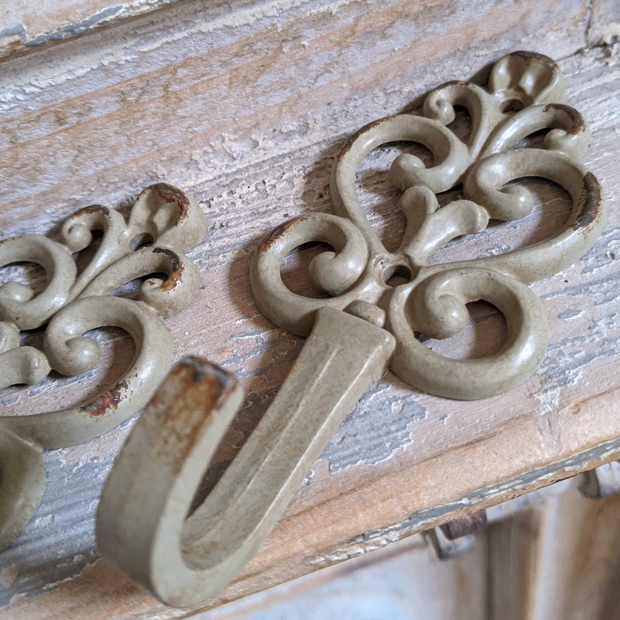 New French Vintage Shabby Chic Metal CREAM Green Rustic Wall Coat Towel Hat HOOK