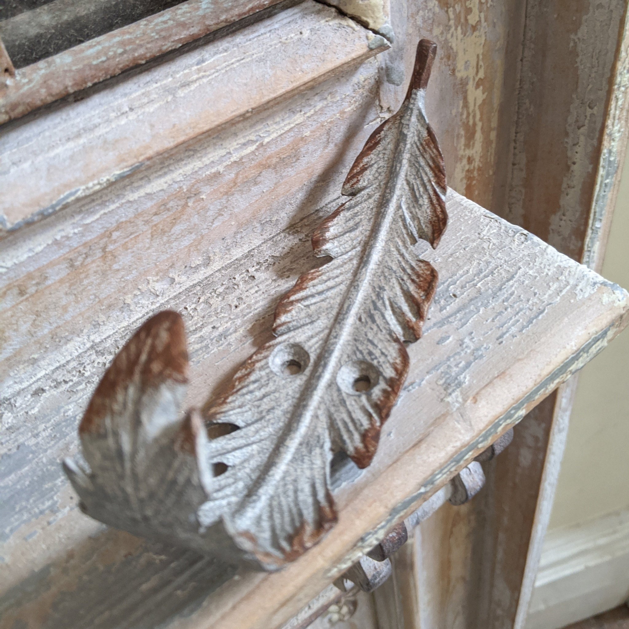 New Grey FEATHER French Vintage Shabby Chic Cast Iron Rustic Wall Coat HOOK