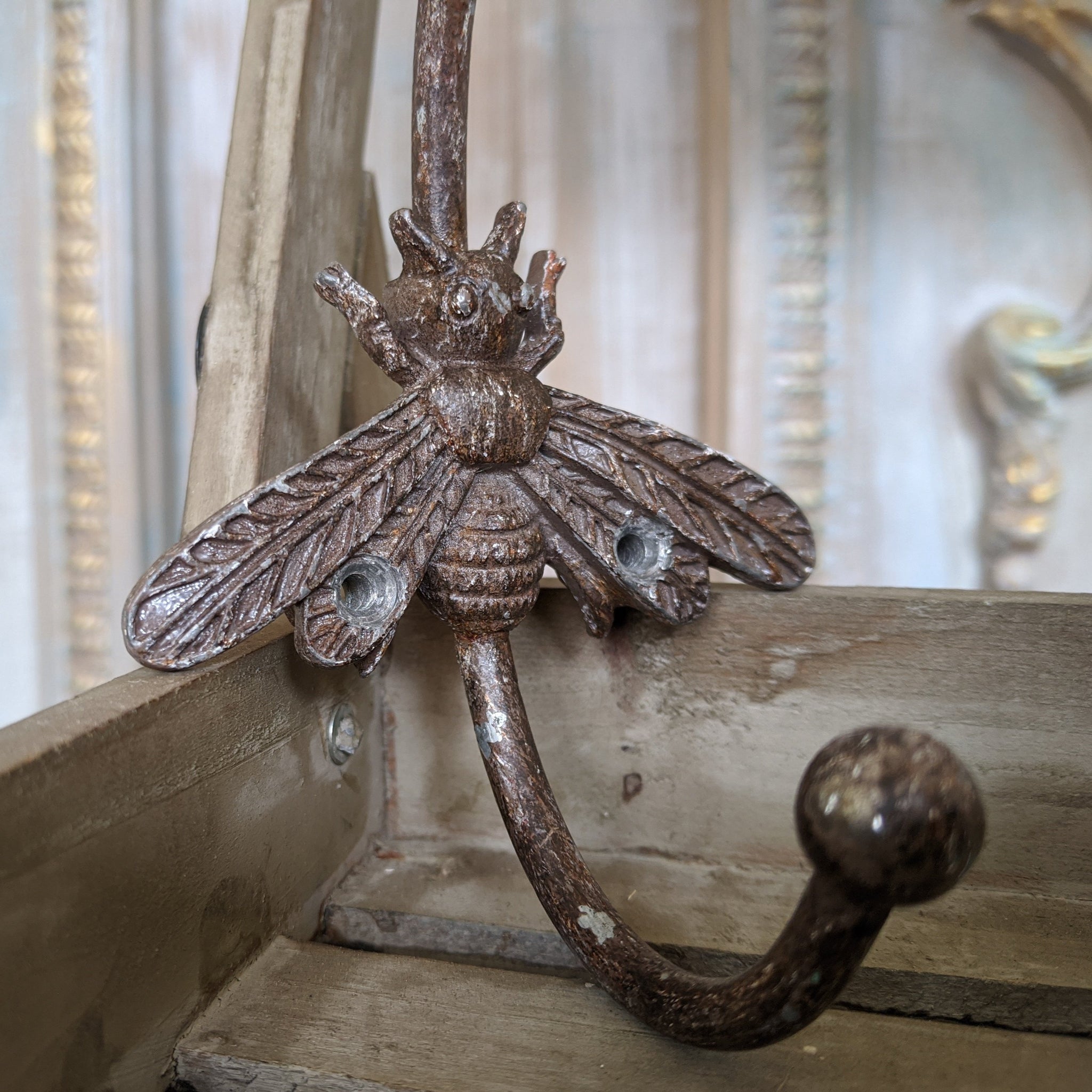 New Bumble BEE French Vintage Shabby Chic Metal Rustic Wall Double Coat Towel Hat HOOK