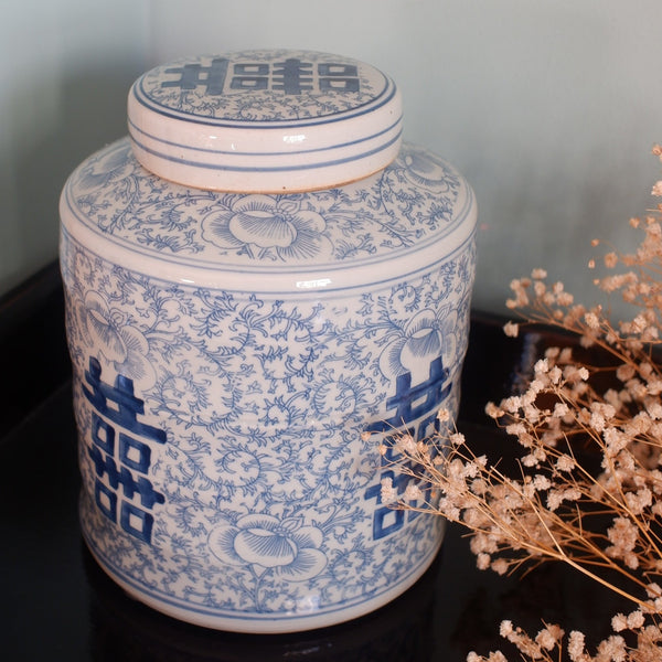 Blue & White Chinese PORCELAIN Jar Vase Urn w/Lid