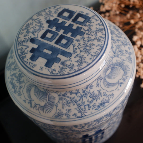 Blue & White Chinese PORCELAIN Jar Vase Urn w/Lid