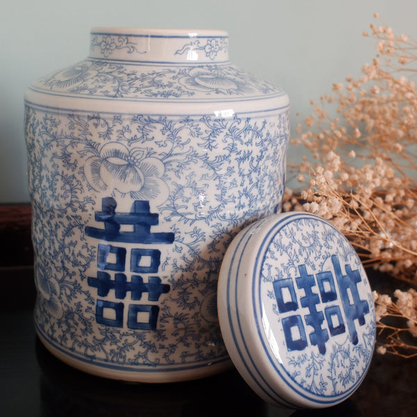 Blue & White Chinese PORCELAIN Jar Vase Urn w/Lid