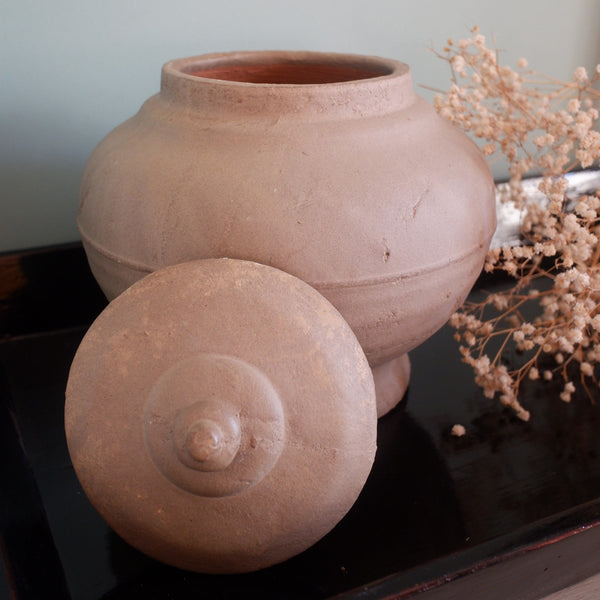 Natural Pot with Lid Shabby Chic Rustic Round Decorative Clay Vase